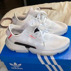 Adidas tennis shoes